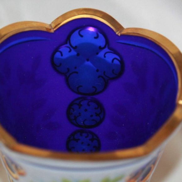 Czech Bohemian Cobalt Blue Cased to White Glass Large Hand Painted VASE LOT 4356 - Picture 4 of 4